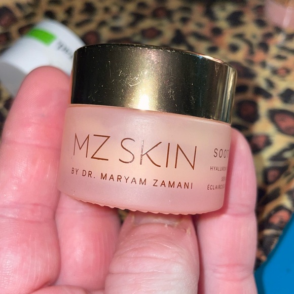 MZ Skin Soothe and Smooth - Hyaluronic Brightening Eye Complex - Picture 1 of 3